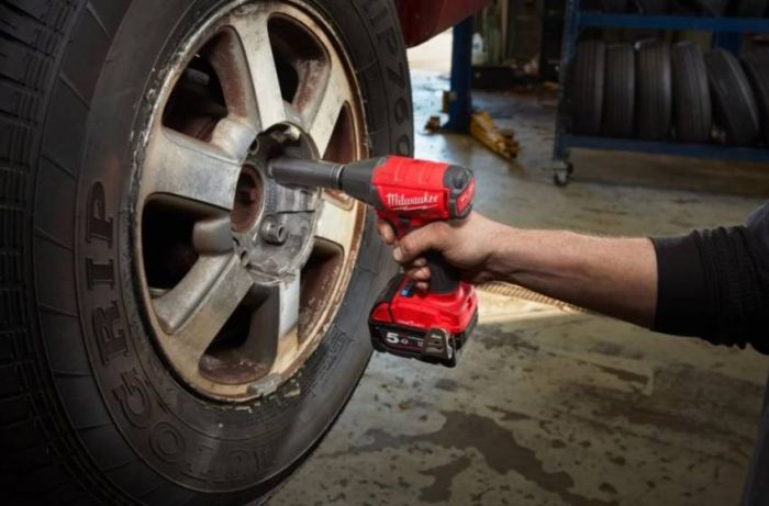 Ударний гайковерт (300 Нм) Н MILWAUKEE 1/2\" M18 FUEL ONEIWF12-0 ONE-KEY з фрикц. кільцем 4933451153