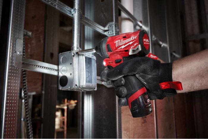 Гвинтоверт акумуляторний 1/4" HEX MILWAUKEE, M12 FID-202X, 147Нм (зарядний пристрій, 2 акум.Х 2Ач, HDкейс)