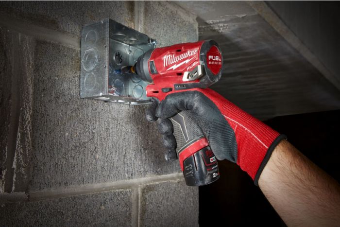 Гвинтоверт акумуляторний 1/4" HEX MILWAUKEE, M12 FID-202X, 147Нм (зарядний пристрій, 2 акум.Х 2Ач, HDкейс)