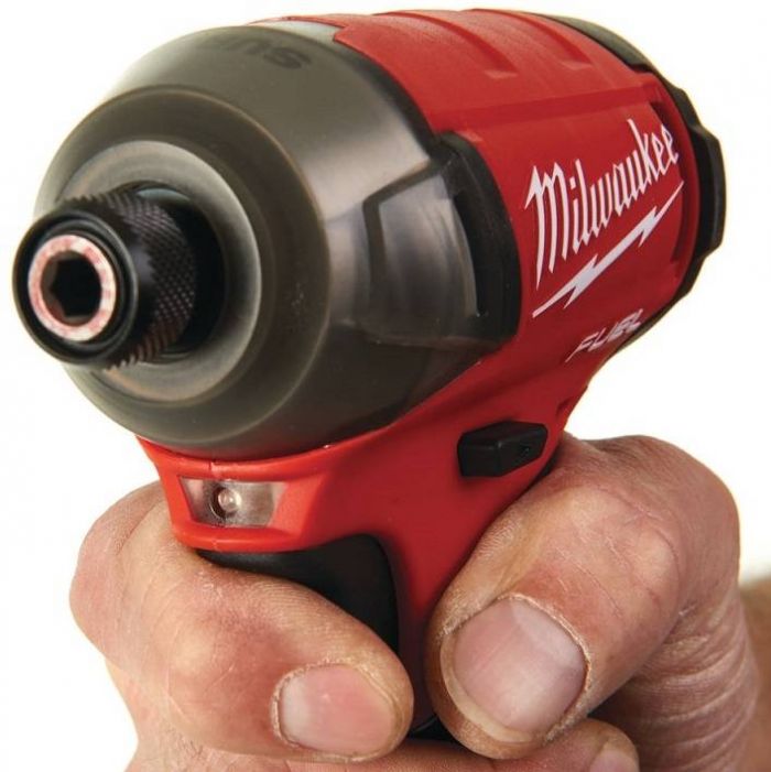 Імпульсний ударний акумуляторний шуруповерт 1/4" HEX MILWAUKEE, M18 FQID-0X, 50Нм, HDкейс