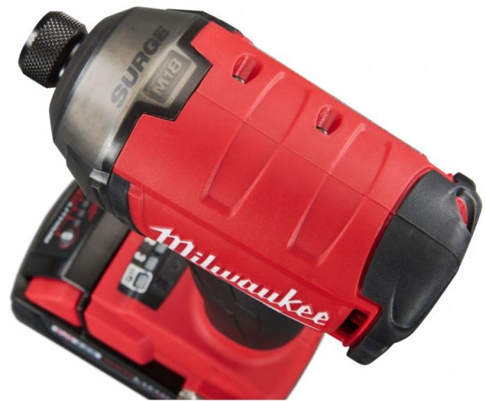 Імпульсний ударний шуруповерт акумуляторний 1/4" HEX MILWAUKEE, M18 FQID-502X, 50Нм (зарядний пристрій, 2 акум.Х 5Ач, кейс)