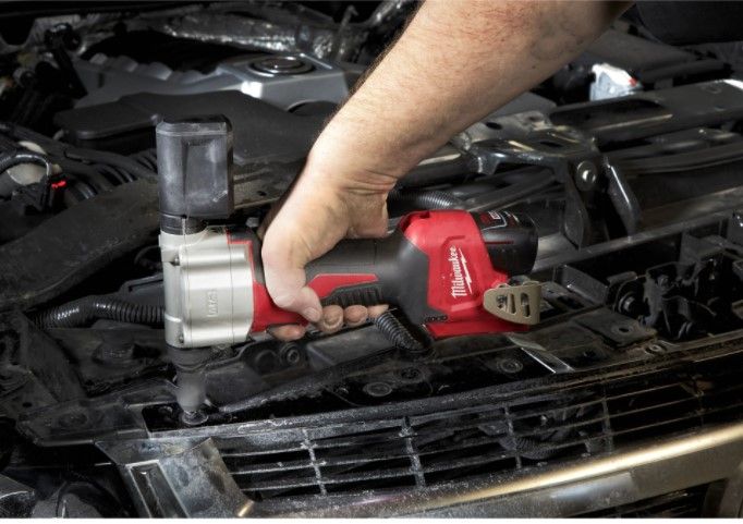 Заклепочник аккумуляторный MILWAUKEE M12 BPRT-0, Ø закл. 2,4-4,8мм